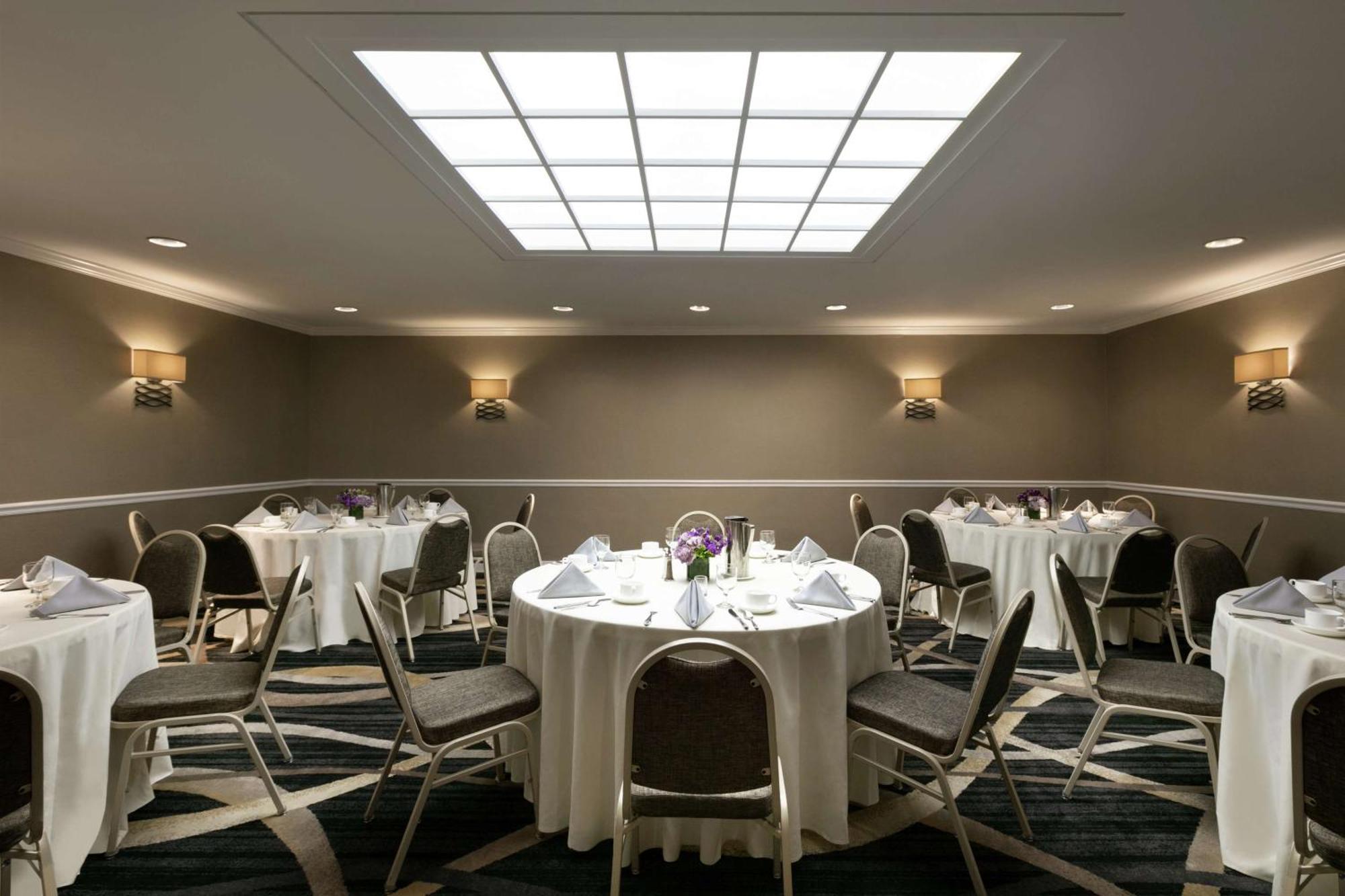 Doubletree By Hilton New York-laguardia Hotel New York