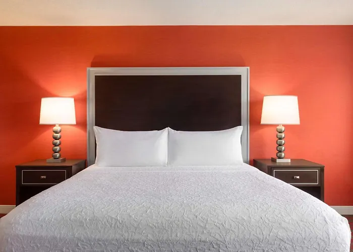 Laguardia Plaza Hotel