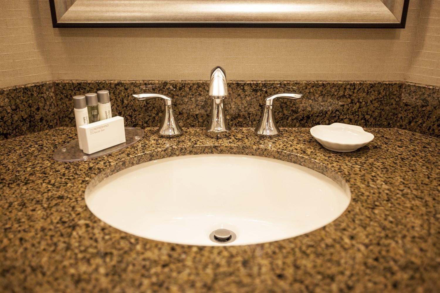 Doubletree By Hilton New York laguardia 3*纽约